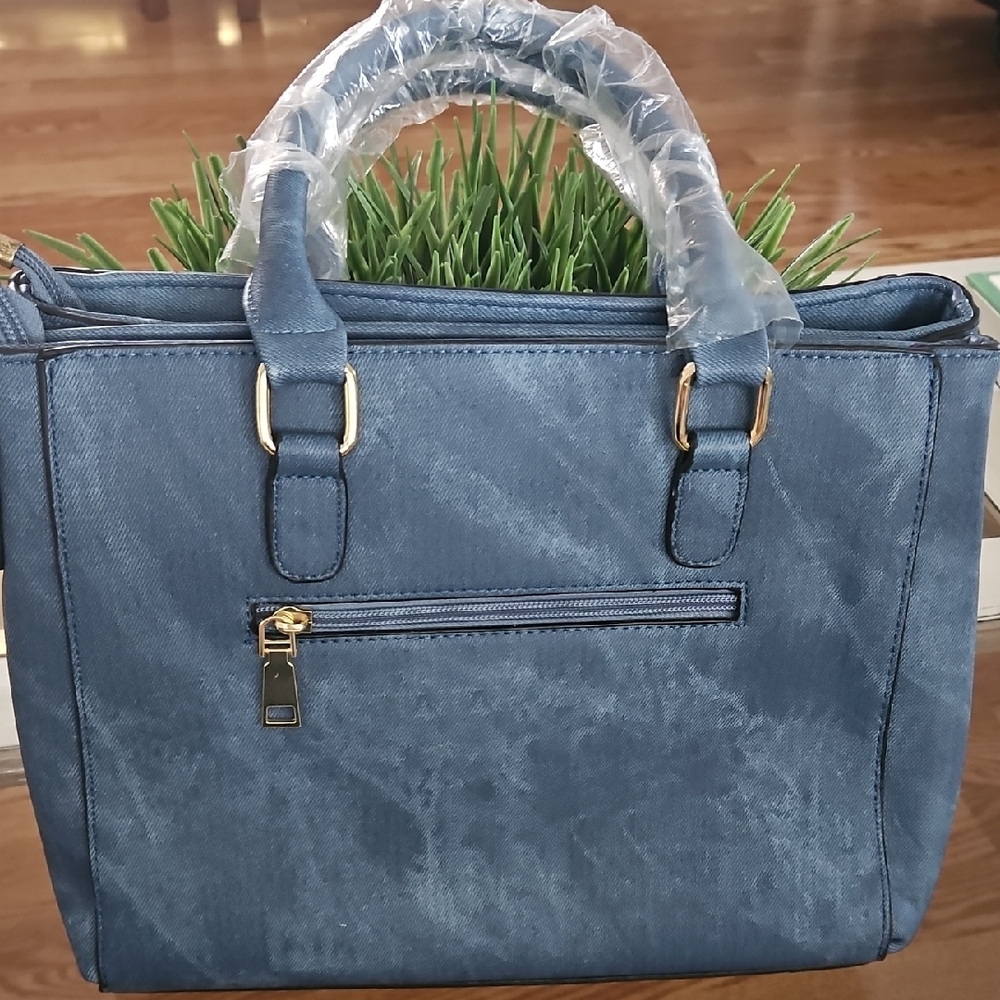 Elegant Blue Handbag